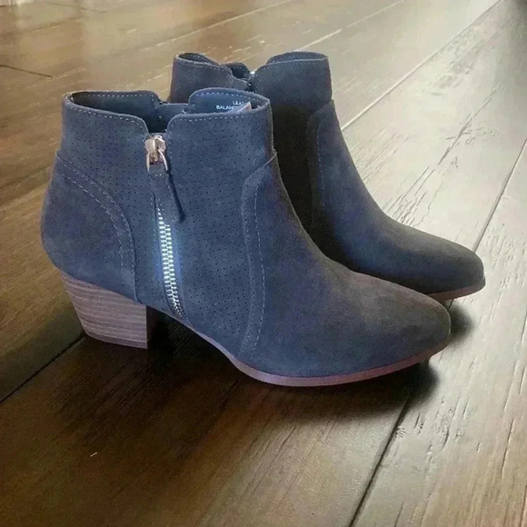 Violet & Red Shoes - Violet & Red Carley, Grey Leather Suede Ankle Boots, Booties, Women Size 6